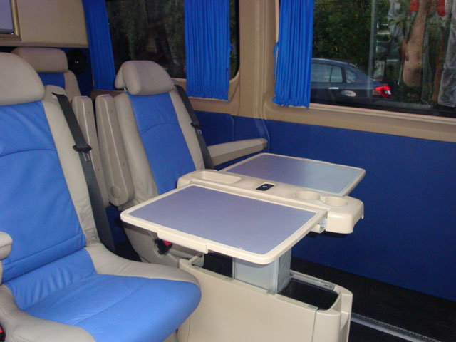 Столик в микроавтобус